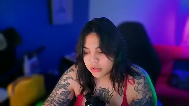 miacanela_xo on StripChat