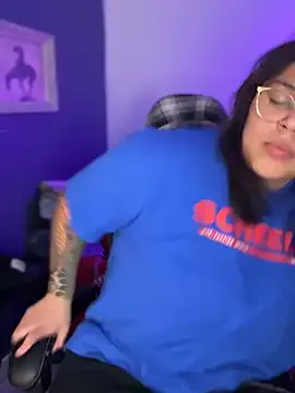 miacanela_xo on StripChat