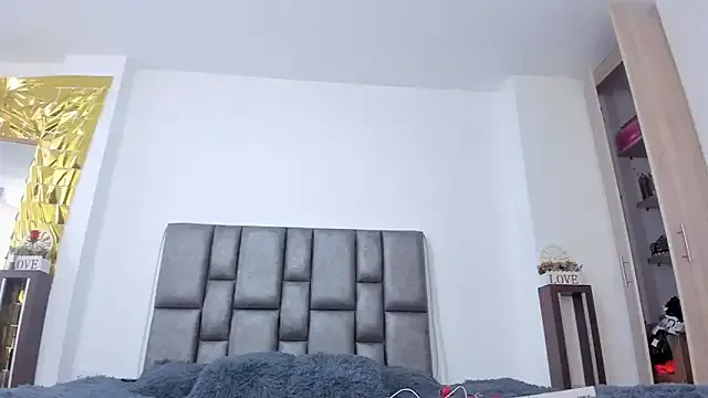 StripChat miaroberts69 is Freechat miaroberts69 — naked for you and in doggy style