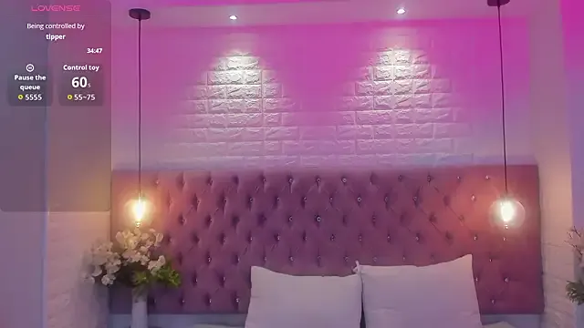 miel_18 on StripChat