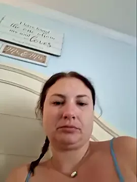 Freechat MilfyMrsRobinson on StripChat