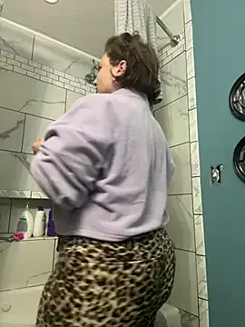 Freechat MilfyMrsRobinson on StripChat