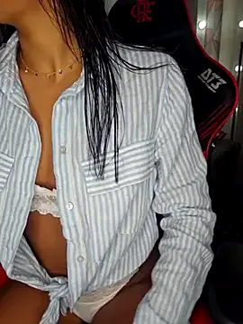 Freechat moreninhasilva on StripChat