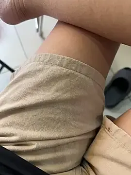 Mores1_Squirt on StripChat