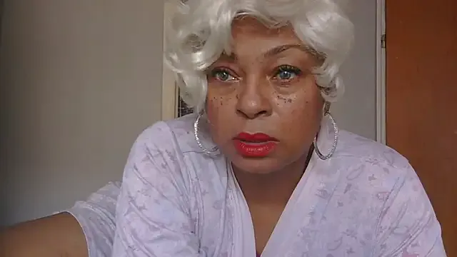 Freechat MSweetLindaParks on StripChat