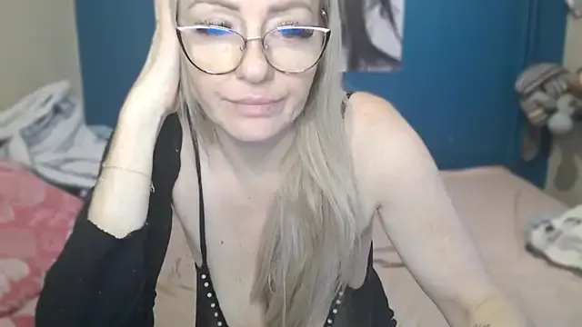 NADINNNE on StripChat