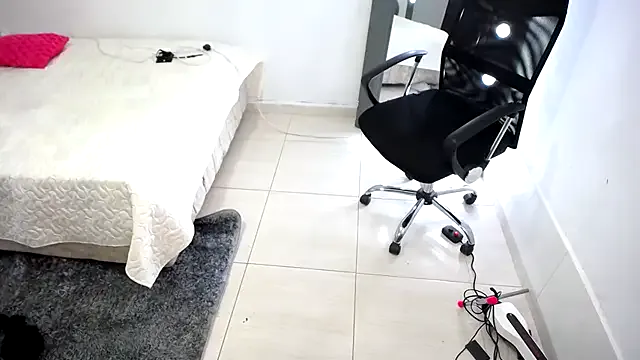 Freechat Nahomi_Wild on StripChat