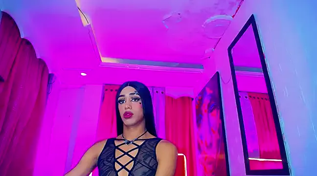 NahomiCamper on StripChat