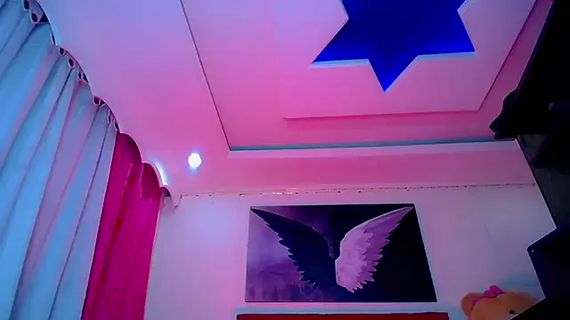 NahomiCamper on StripChat