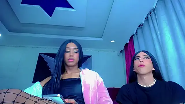 NahomiCamper on StripChat