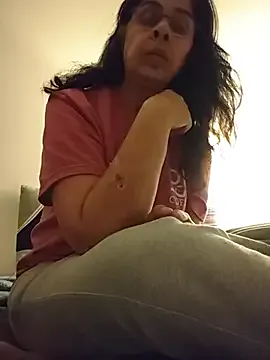 NakedMILFx on StripChat