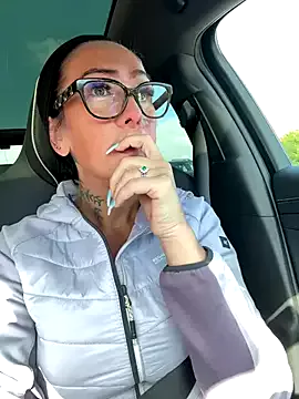 NaughtyLayla on StripChat