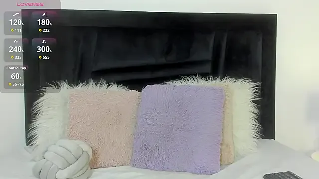 Freechat Naugthy_Sara on StripChat