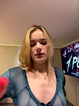 NicoleCut on StripChat