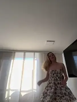 NicoleCut on StripChat