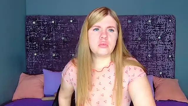 NoraBigAss — Show tits