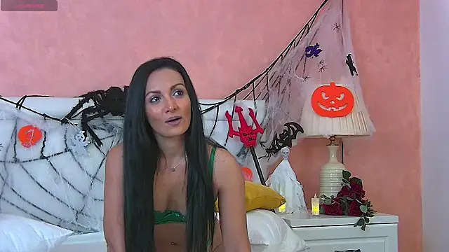 NovaDiamond on StripChat