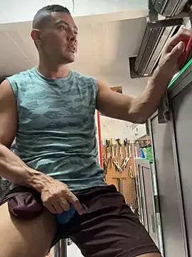 Paul22cm- on StripChat