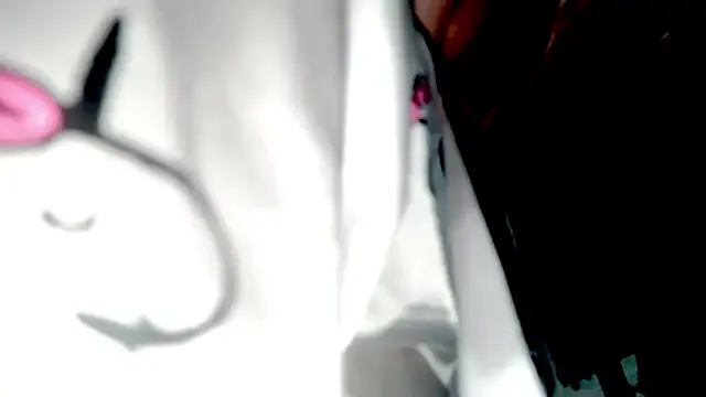 PetiteIvoryQueen19 on StripChat