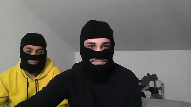 ptcasalprive — ficar de cuecas