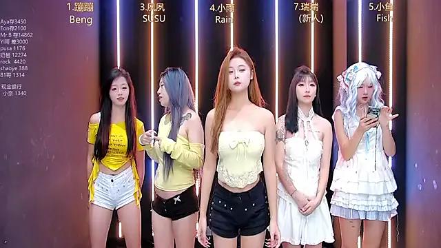 queen-001 on StripChat 