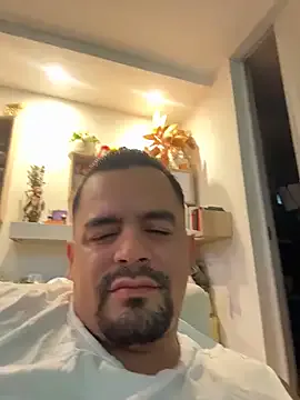 Freechat riky_11 on StripChat