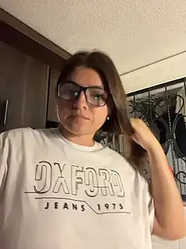 RosaliaVicky on StripChat