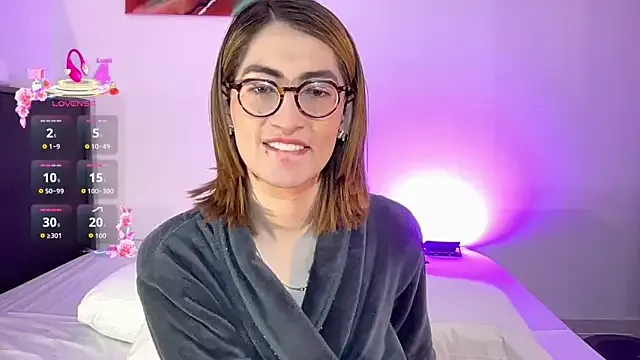 rousseblossom on StripChat