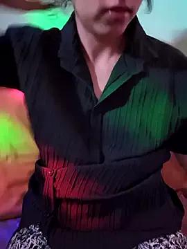 Royal_Shona — Nipple show