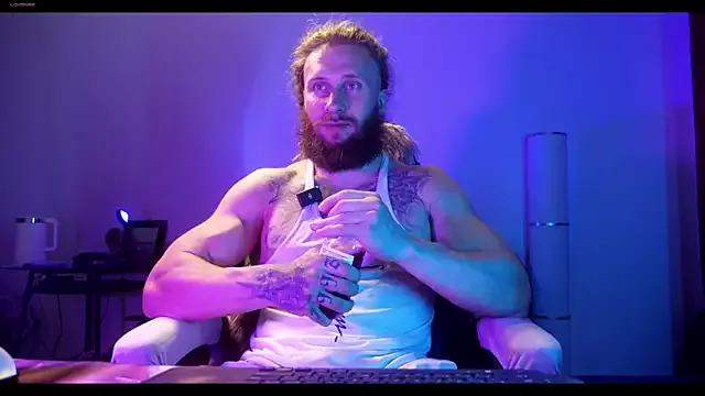 rusbigpaul on StripChat