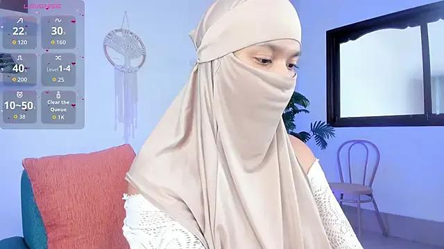 saray_halam on StripChat 