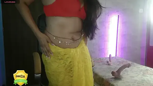 Freechat shy_saloni on StripChat