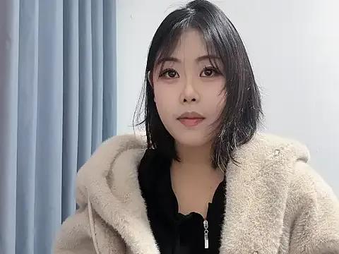 smalldaisy on StripChat