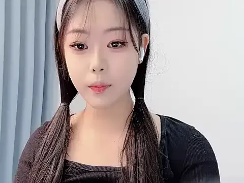 smalldaisy on StripChat