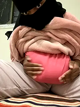 Submissive_Arab on StripChat