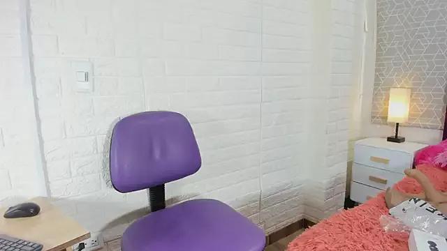 SWEET_KITTY_01 on StripChat 