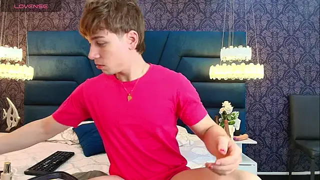 Freechat TaylerWhite on StripChat