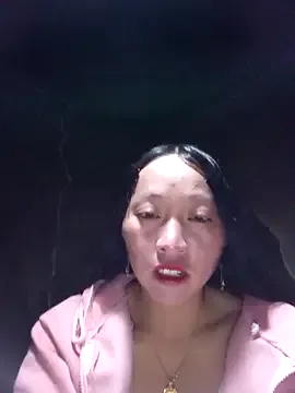 Freechat tcm-cute on StripChat