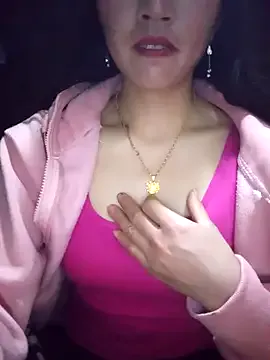 Freechat tcm-cute on StripChat