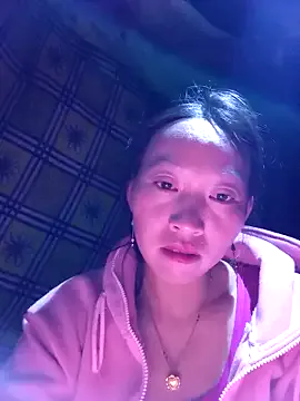 Freechat tcm-cute on StripChat