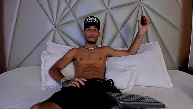 Thiagoferreti on StripChat