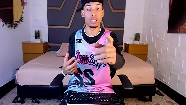 Thiagoferreti on StripChat