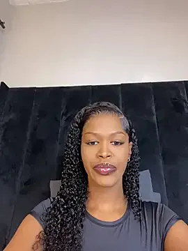 Thick_Lucia on StripChat