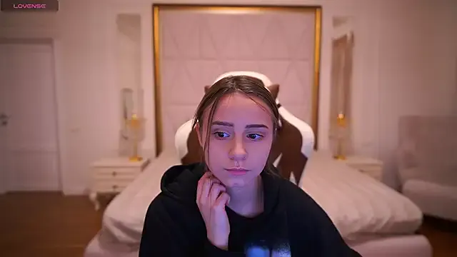 TinyNatalie on StripChat