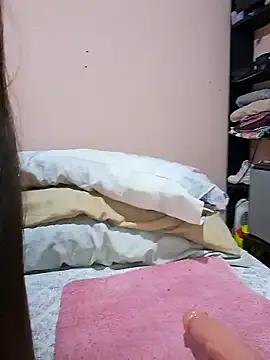 Toxicaxxxx — Show tits + spanks pussy