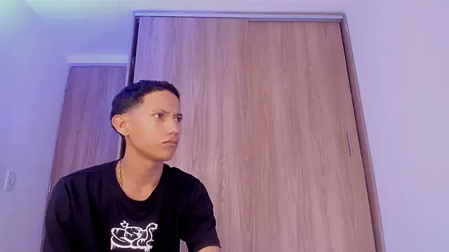 Freechat Toy_boy777 on StripChat