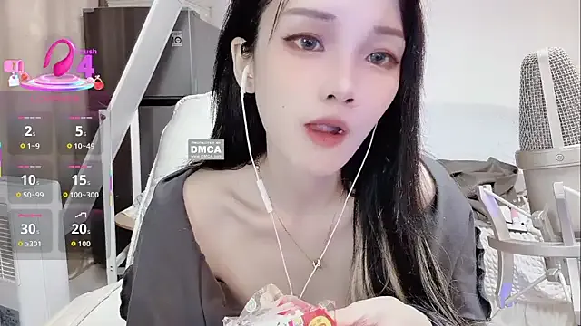 Freechat twlilybae on StripChat