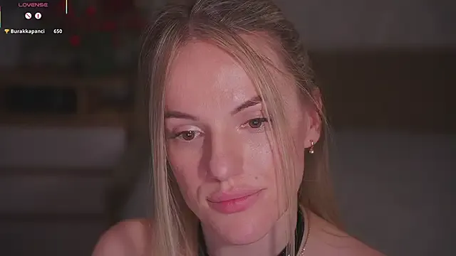 Vanille_Mystery on StripChat