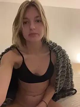 Freechat vilaineblonde on StripChat