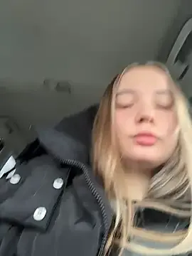 VineraSweet on StripChat